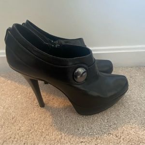 Elegant, high heel booties in black